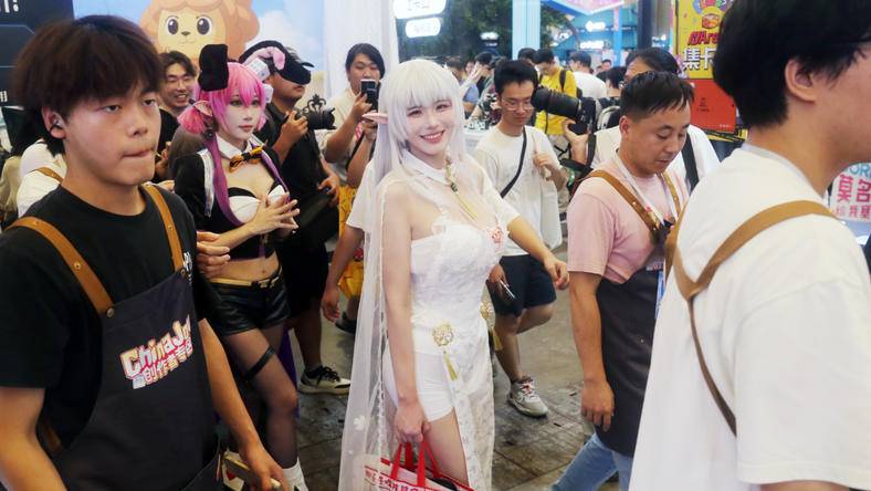 拒绝和主办方一起坑粉丝的Coser,却成了行业天花板?